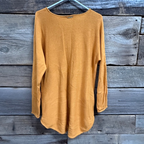 Michael Kors Tunic sweater with side zipper trim, Mustard, Medium - Picture 5 of 5